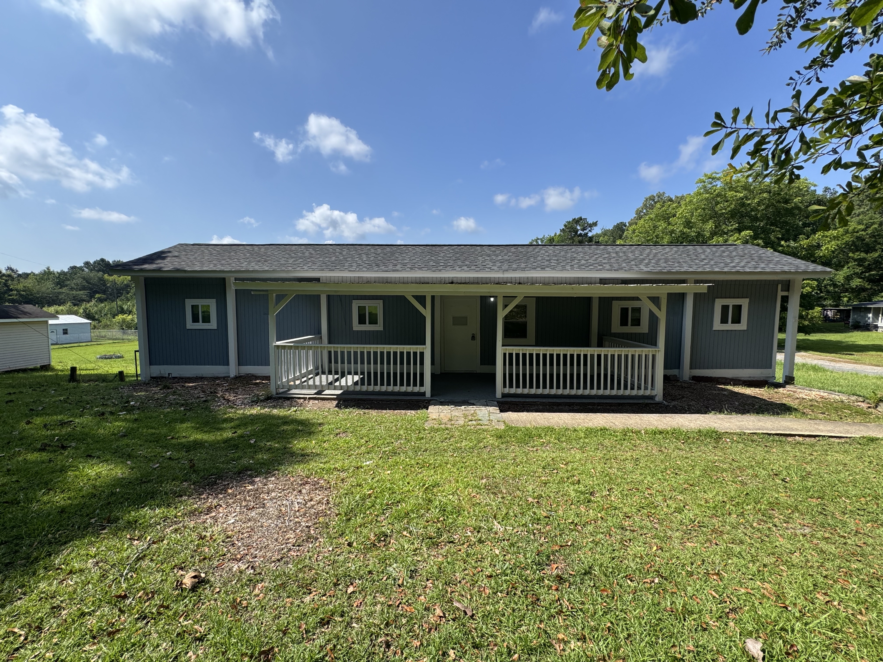 308 Pleasant Valley Rd SE