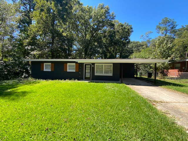 255 Robert E Lee Drive