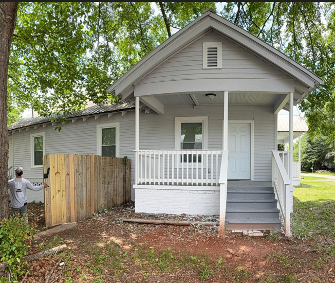 422 Lakeview Street